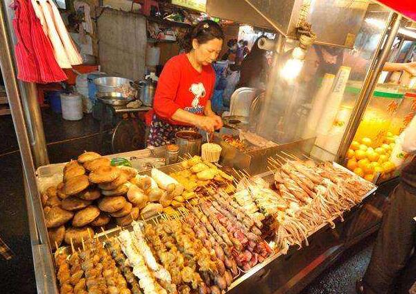 地?cái)傊悄芘腼儥C(jī)